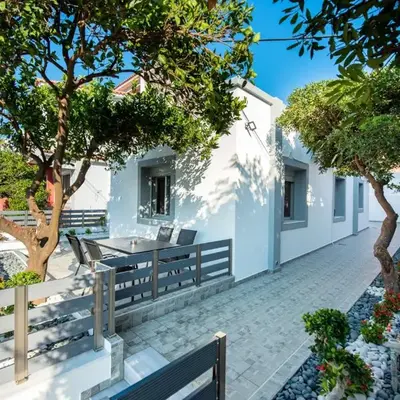 Dias Luxury Homes