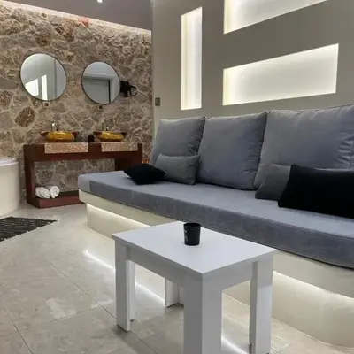 2-Luxury jacuzzi white suite by the sea
